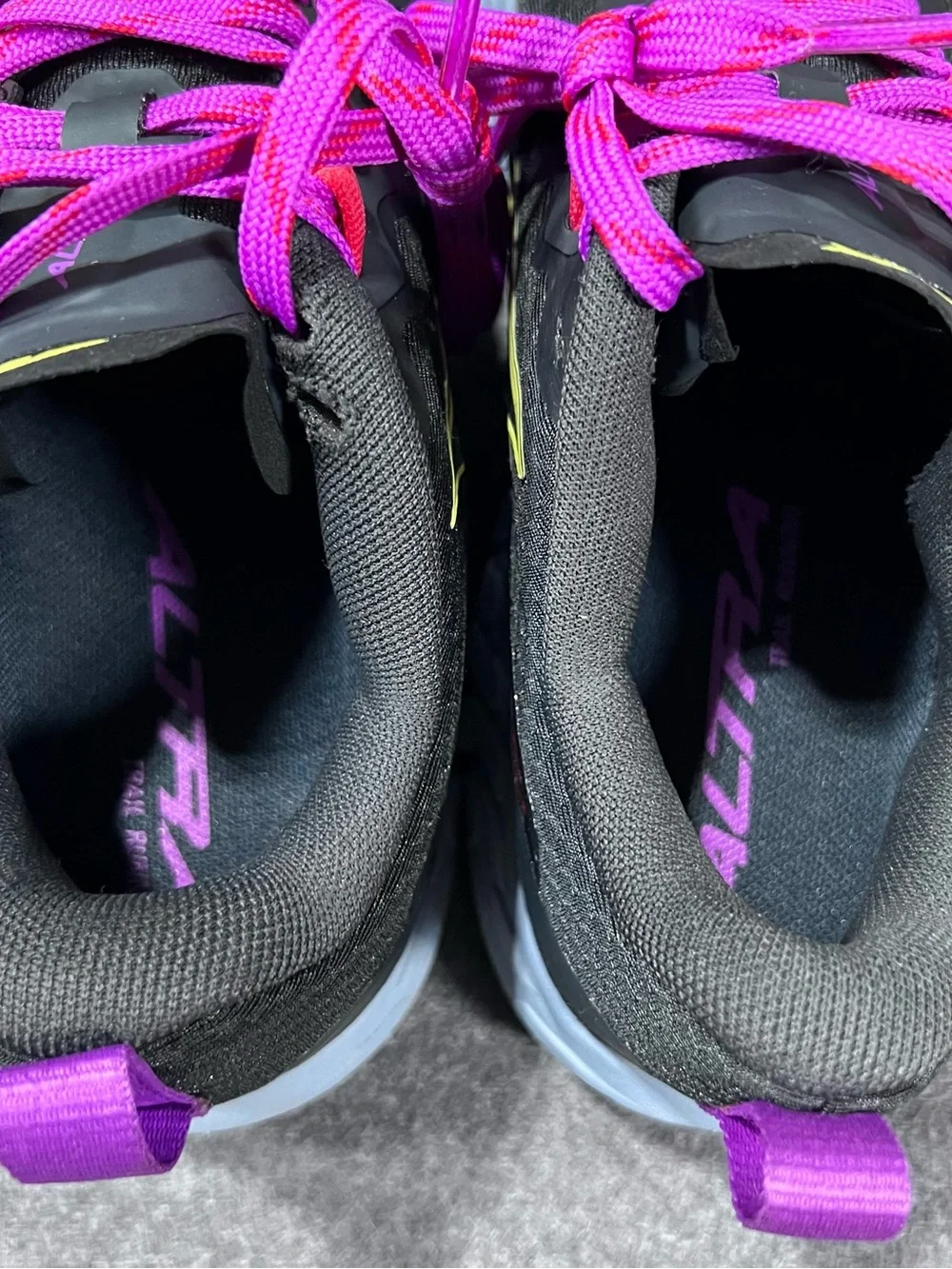 Altra Outroad Road to Trail Running Shoes Womens Size 7 Black/Purple ALOA7R72241